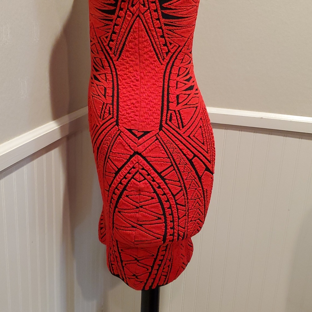 Like New RVN Stretch Knit Body Con Dress - Picture 8 of 12